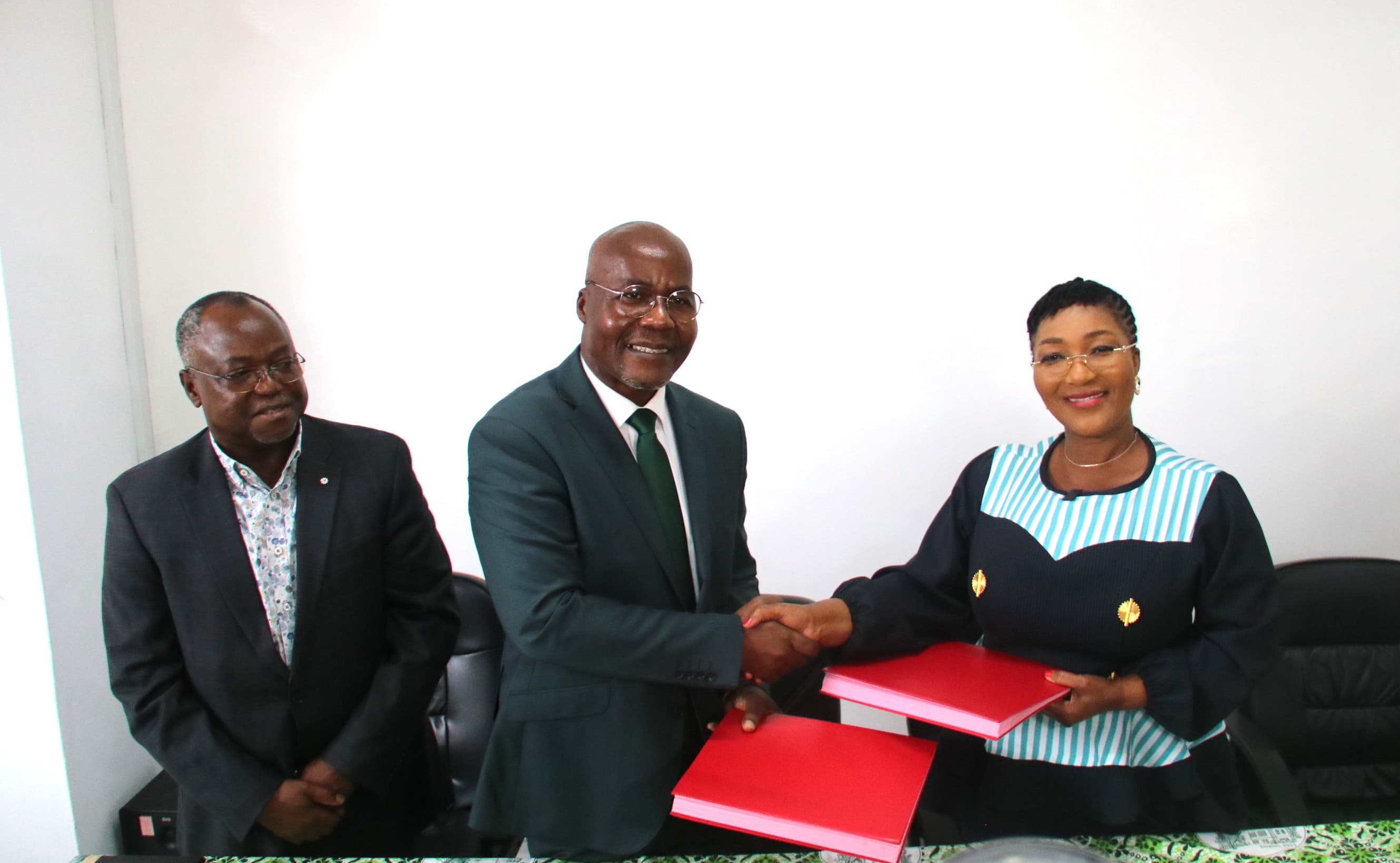 Signature de convention CSRS-UNJCI