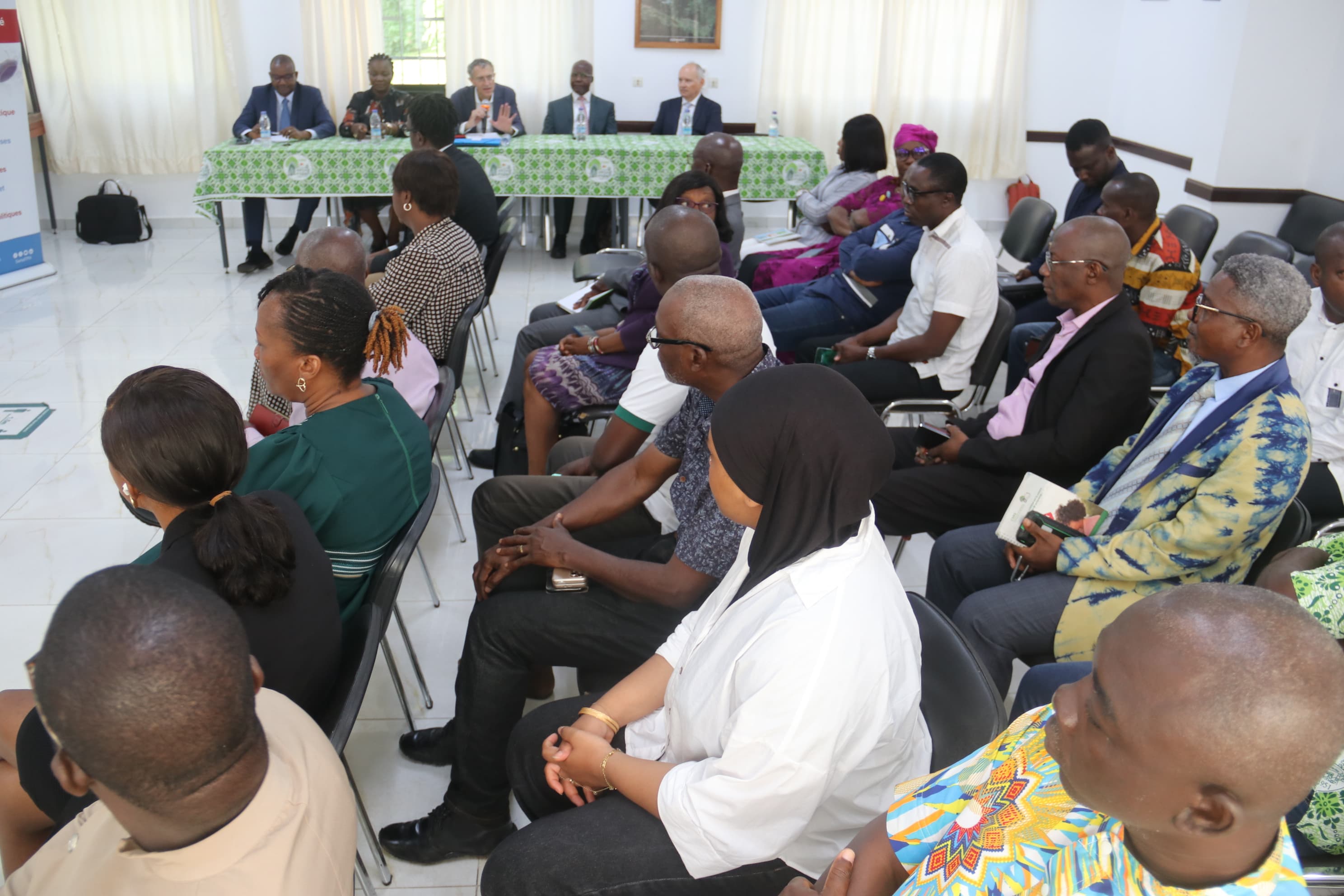 Meeting between research staff and members of the Board of Directors.